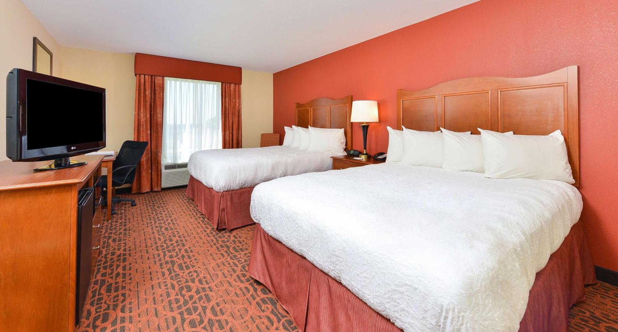 Hampton Inn Clinton Exterior photo