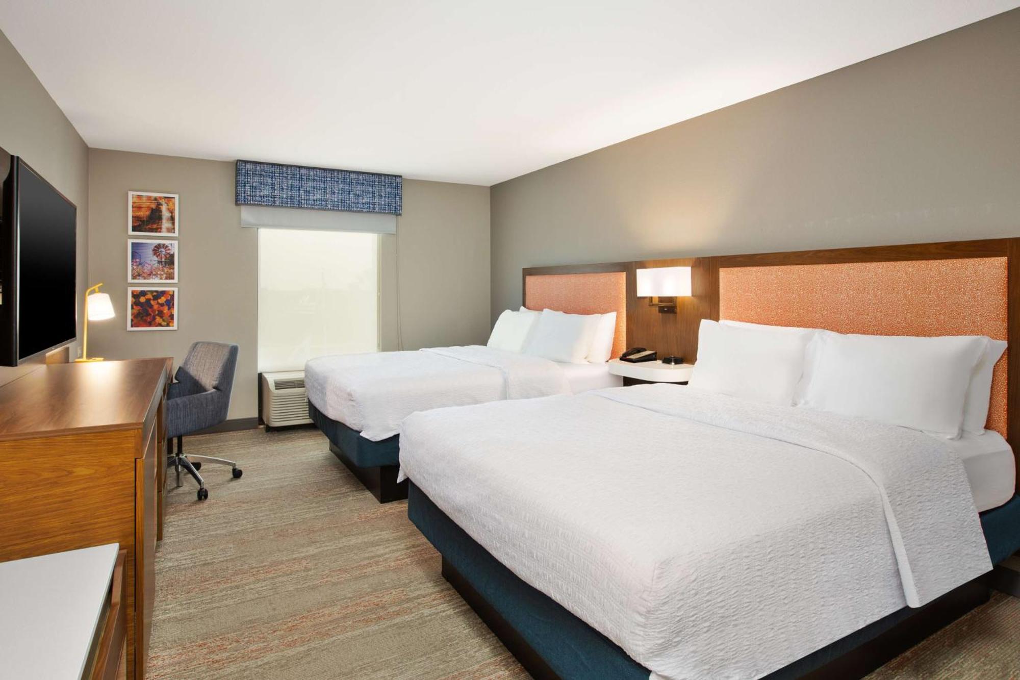 Hampton Inn Clinton Exterior photo